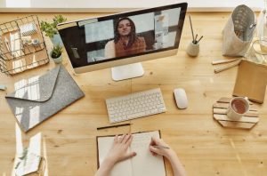 Online communication visibilites